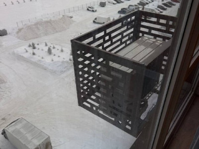 Профессиональная установка кондиционера Coolberg серии RUNA on/off в квартире после ремонта в Барнауле