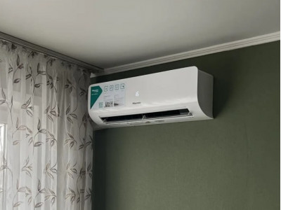 Установка кондиционера Hisense ERA в Бийске